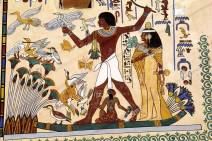 egypt-nile-valley-luxor-region-wall-painting-in-gurnah-village-A7TCGE
